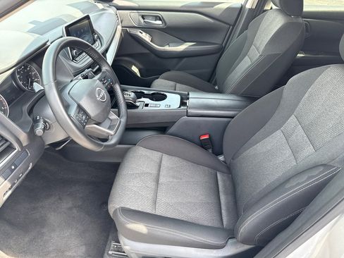 Used 2025 Nissan Rogue SV image 23