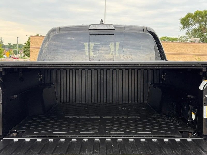 Used 2023 Toyota Tacoma Limited AWD/4WD image 9