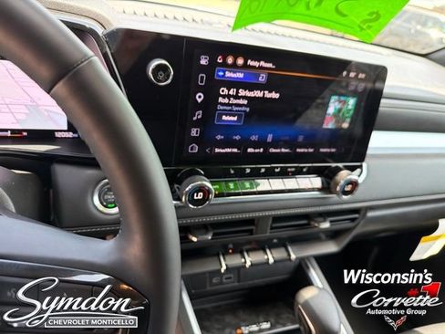 Used 2025 Chevrolet Colorado LT w/ LT Convenience Package AWD/4WD image 13