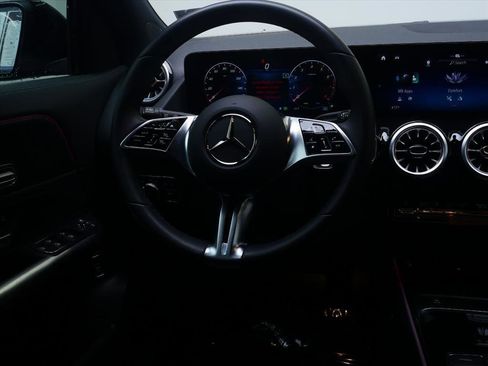 Used 2025 Mercedes-Benz GLA 250 image 29