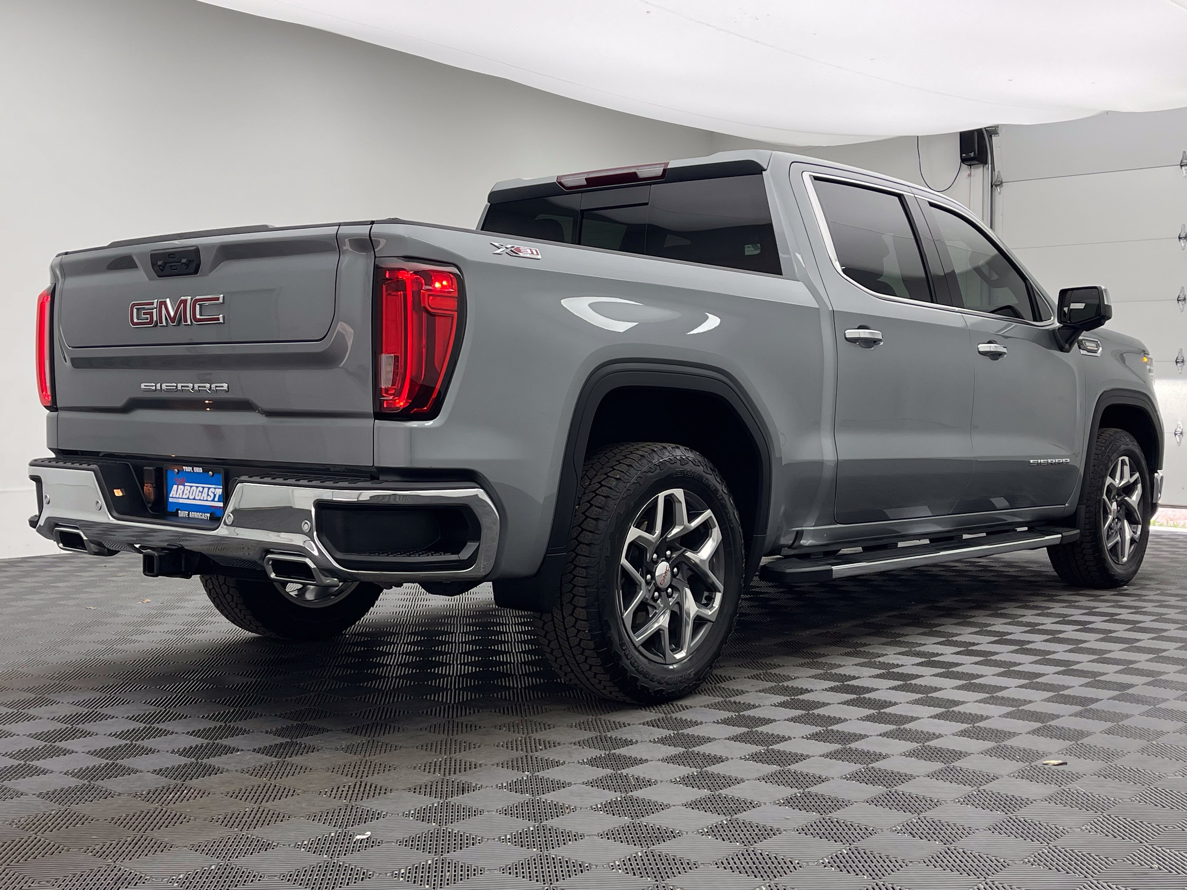 Used 2024 GMC Sierra 1500 SLT w/ SLT Premium Plus Package AWD/4WD image 8