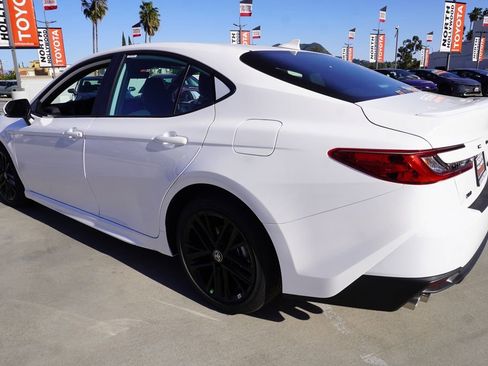 Certified 2026 Toyota Camry SE image 5