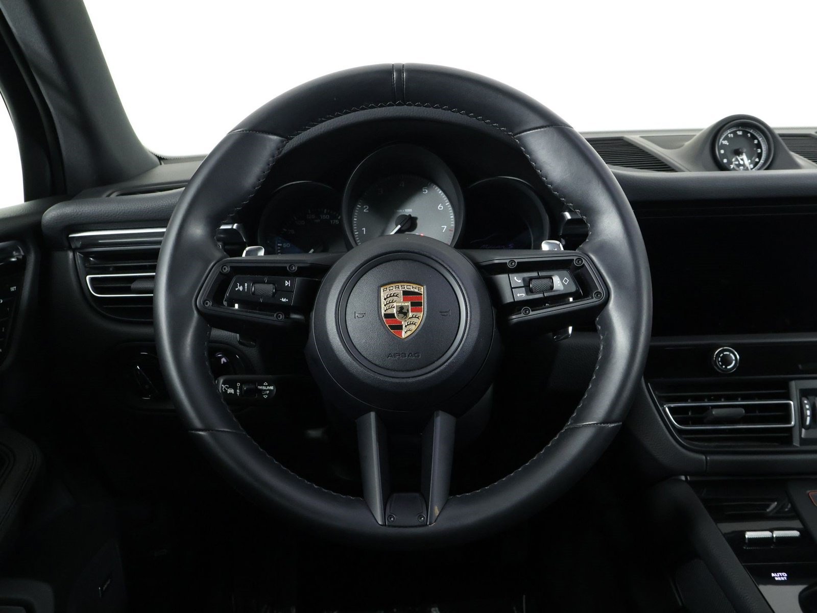 Certified 2024 Porsche Macan S AWD/4WD image 12