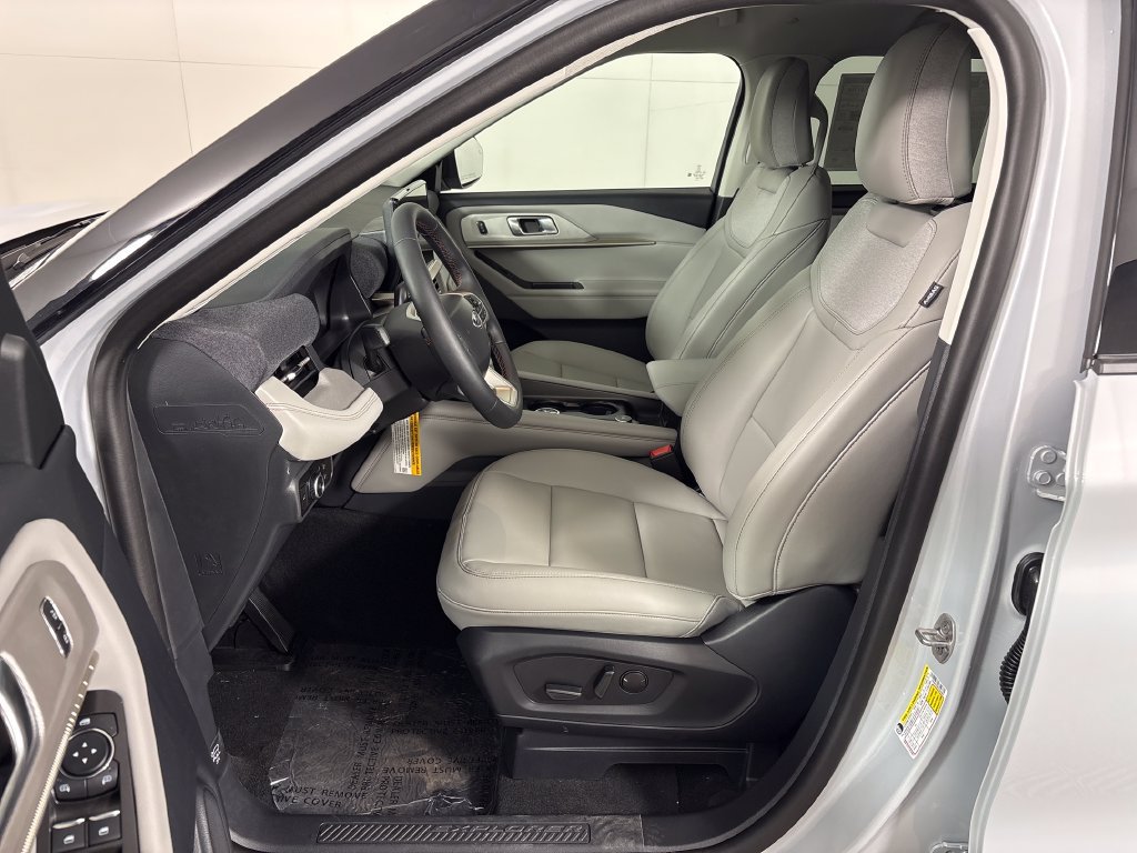 New 2026 Ford Explorer Active w/ Active Comfort Package RWD image 12