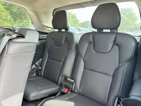 Used 2026 Volvo XC90 B6 Ultra w/ Lounge Package image 16
