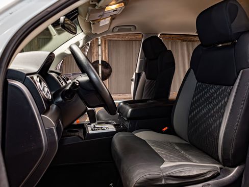 Used 2019 Toyota Tundra SR5 w/ SR5 Upgrade Package image 21