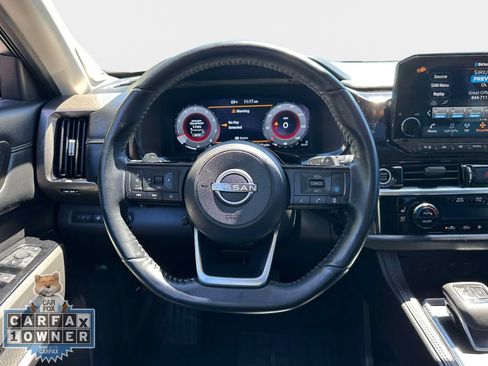 Used 2024 Nissan Pathfinder Platinum AWD/4WD image 18