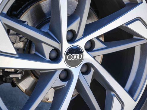 Used 2025 Audi Q3 2.0T Premium w/ Convenience Plus Package AWD/4WD image 15