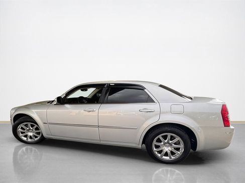Used 2009 Chrysler 300 Touring image 7