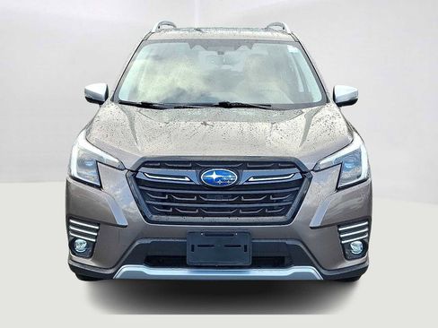 Used 2023 Subaru Forester Touring image 3