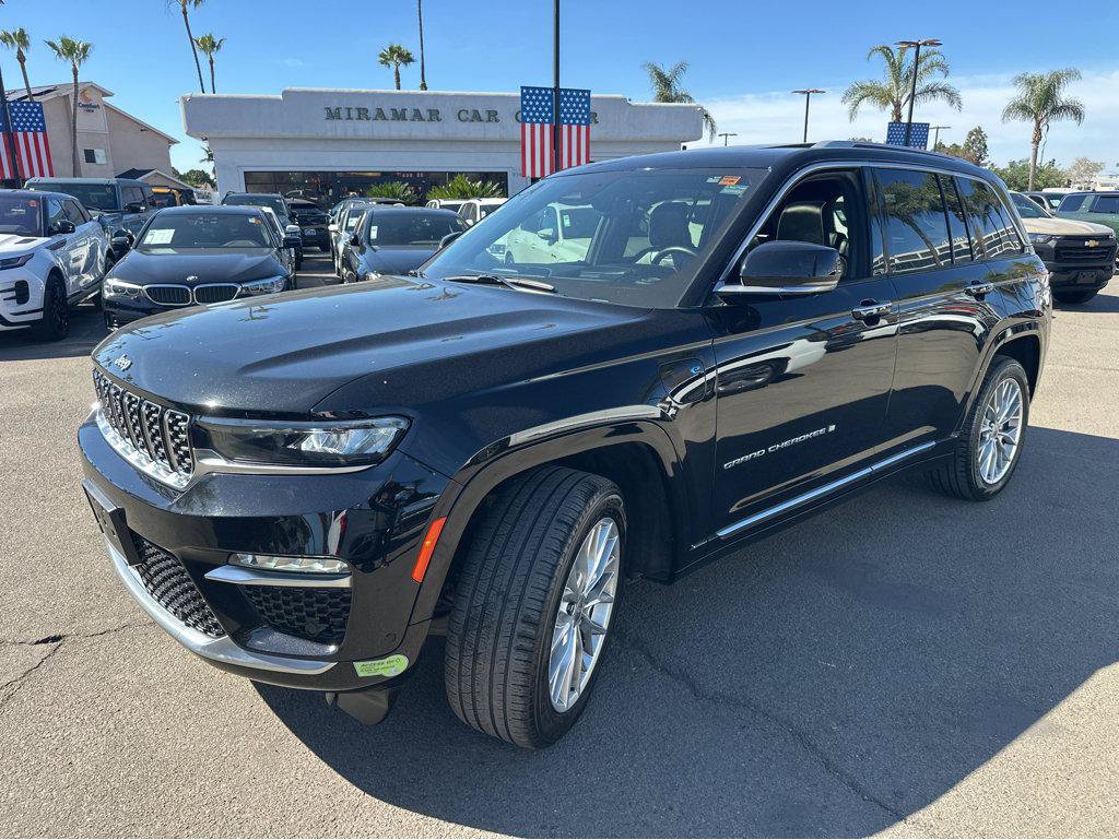 Used 2022 Jeep Grand Cherokee Summit w/ Advanced Protech Group IV AWD/4WD image 11