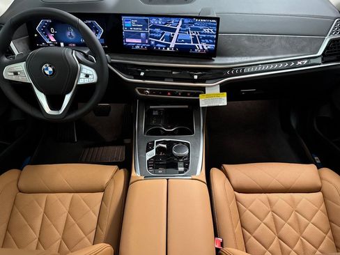 Used 2026 BMW X7 xDrive40i w/ Premium Package image 16