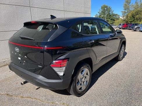 Used 2025 Hyundai Kona SE image 7