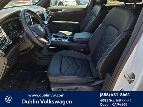 Used 2024 Volkswagen Atlas Cross Sport SE FWD image 16