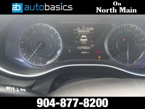 Used 2015 Chrysler 200 Limited image 25