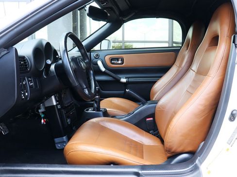 Used 2004 Toyota MR2 image 28