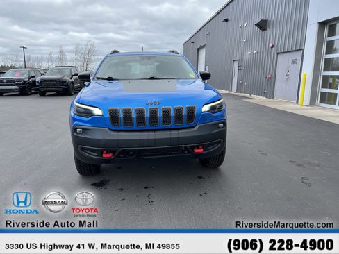 Used 2022 Jeep Cherokee Trailhawk w/ Trailer Tow Group AWD/4WD image 2
