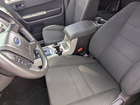 Used 2010 Ford Escape XLT image 19