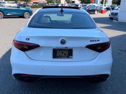 Used 2023 Alfa Romeo Giulia Estrema AWD/4WD image 5