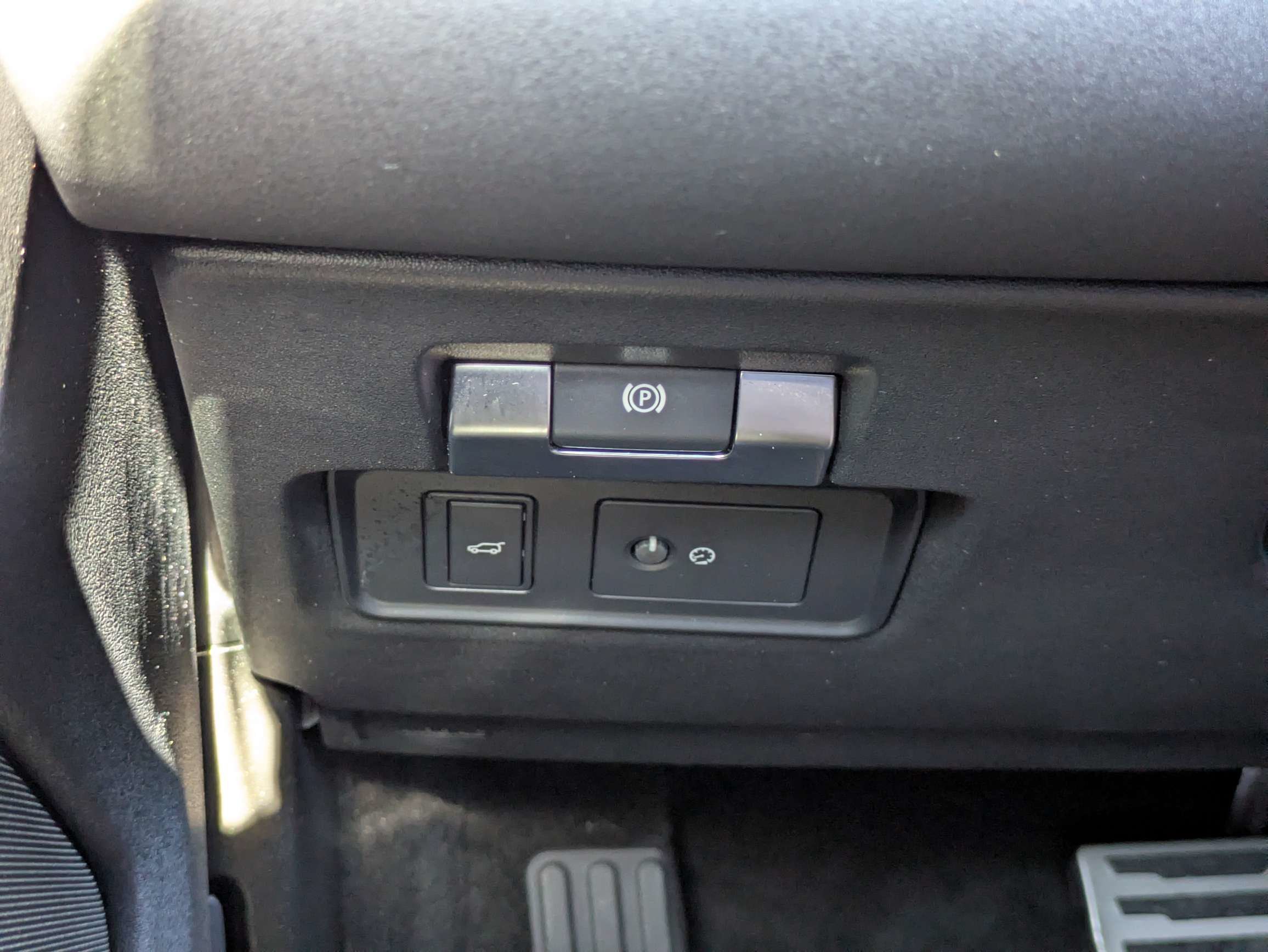 Used 2020 Land Rover Range Rover Evoque R-Dynamic SE AWD/4WD image 36