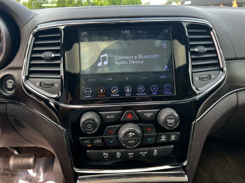 Used 2019 Jeep Grand Cherokee Overland image 16