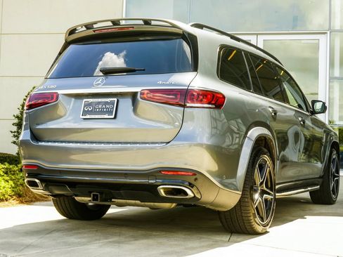 Used 2023 Mercedes-Benz GLS 580 4MATIC image 11