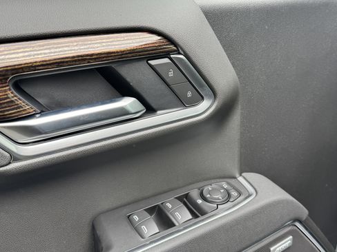 New 2026 GMC Sierra 1500 Elevation image 11