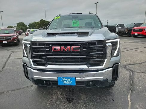 Used 2025 GMC Sierra 3500 Pro AWD/4WD image 2