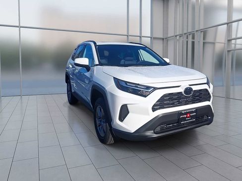 New 2025 Toyota RAV4 XLE image 5