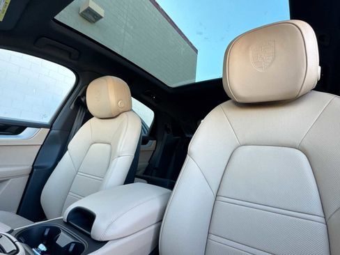 New 2025 Porsche Cayenne Coupe image 5