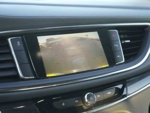 Used 2018 Buick Enclave Premium image 26