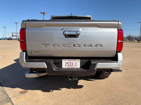 Used 2025 Toyota Tacoma Limited image 16