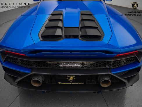 Used 2024 Lamborghini Huracan EVO image 16