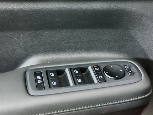 Used 2025 Hyundai Santa Fe SEL FWD image 15