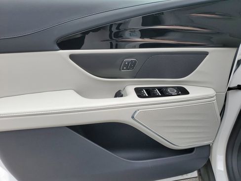 New 2026 Lincoln Nautilus Premier w/ Jet Appearance Package AWD/4WD image 17