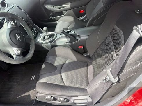 Used 2016 Nissan 370Z Coupe RWD image 8