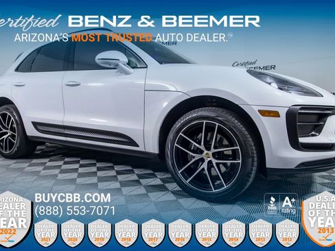 Used 2024 Porsche Macan w/ Premium Plus Package AWD/4WD image 1