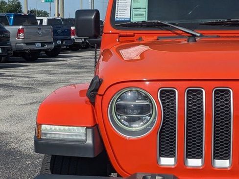 Used 2019 Jeep Wrangler Unlimited Sahara AWD/4WD image 9
