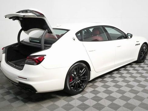 Used 2022 Maserati Quattroporte Modena RWD image 26