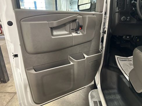 Used 2024 Chevrolet Express 2500 w/ Driver Convenience Package image 8