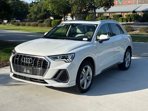 Used 2023 Audi Q3 2.0T Premium Plus w/ Premium Plus Package AWD/4WD image 3