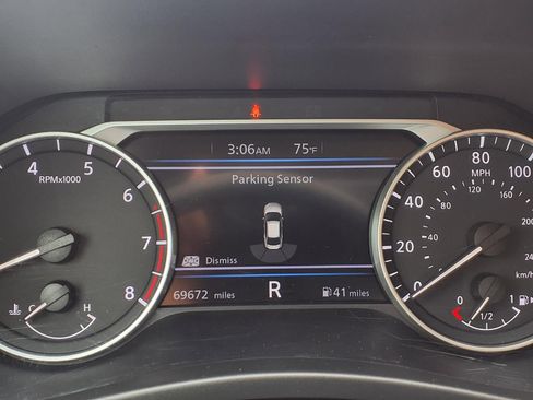 Used 2024 Nissan Sentra SV FWD image 11