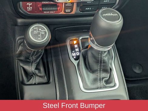 Used 2025 Jeep Gladiator Rubicon AWD/4WD image 24