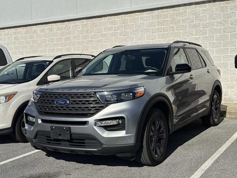 Certified 2023 Ford Explorer XLT w/ Equipment Group 202A AWD/4WD image 8
