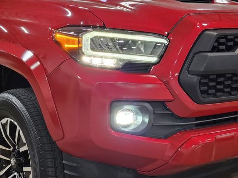 Used 2022 Toyota Tacoma TRD Sport w/ Technology Package RWD image 13