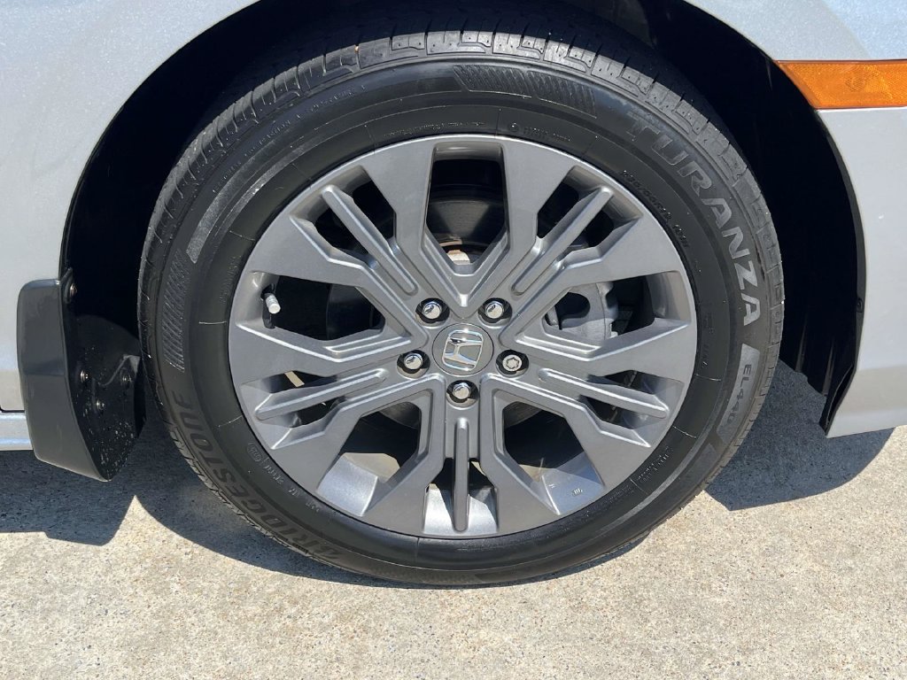 Used 2025 Honda Odyssey Touring image 9