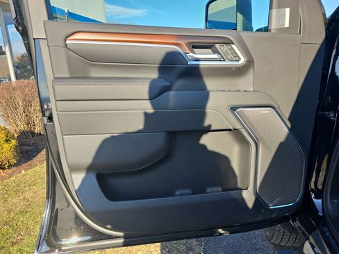 New 2026 GMC Sierra 3500 Denali w/ Technology Package image 18