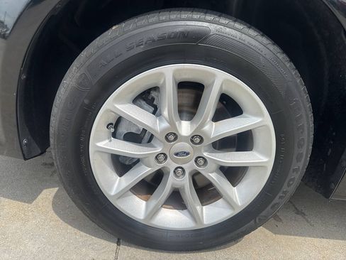 Used 2018 Ford Flex SE FWD image 23