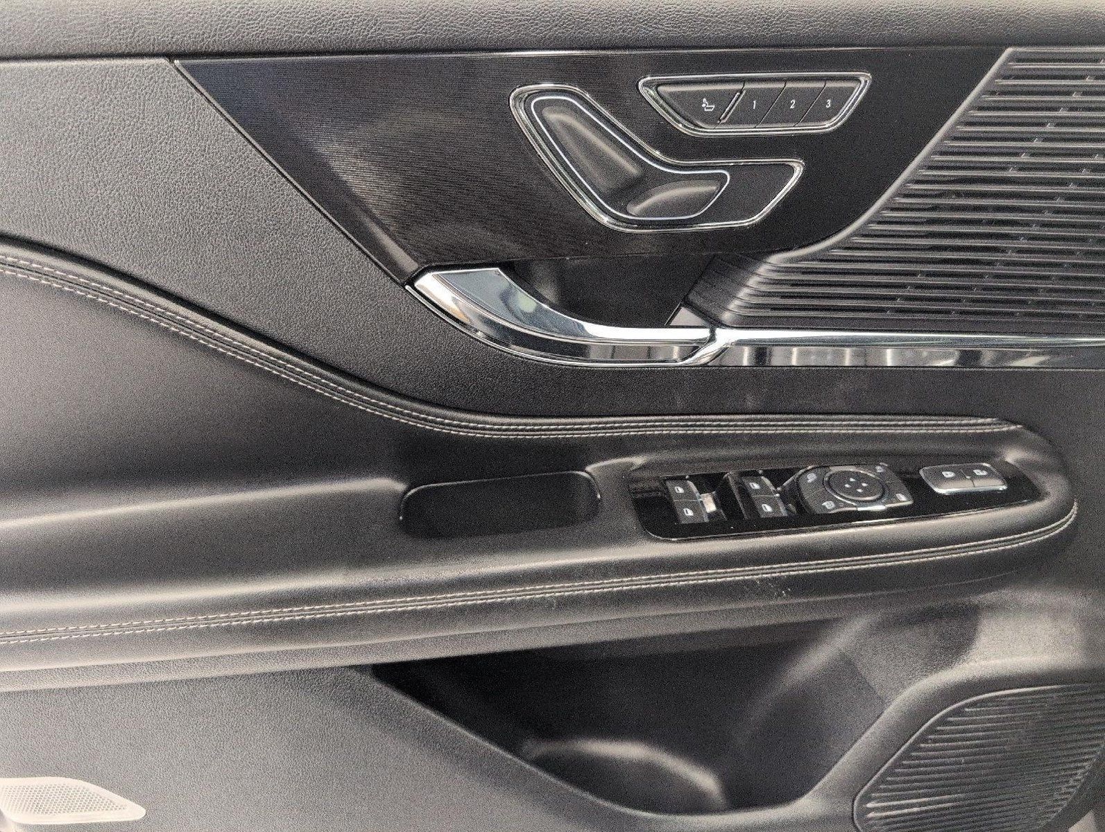 Used 2022 Lincoln Corsair AWD w/ Premium Package image 27