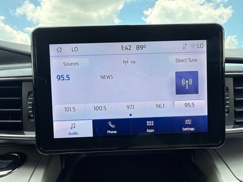Used 2022 Ford Explorer XLT w/ Equipment Group 202A RWD image 31